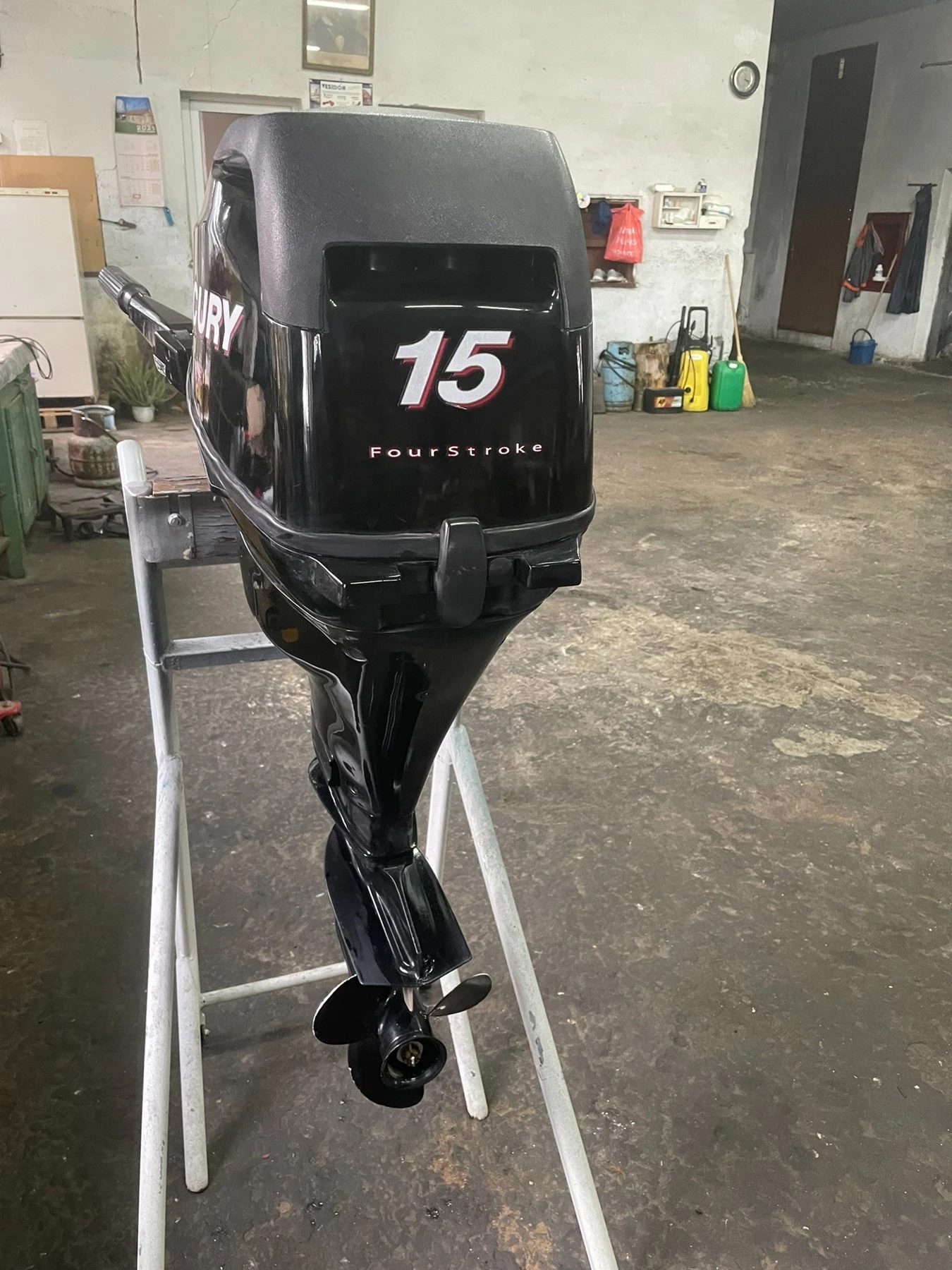 Извънбордов двигател Mercury F15 - изображение 4