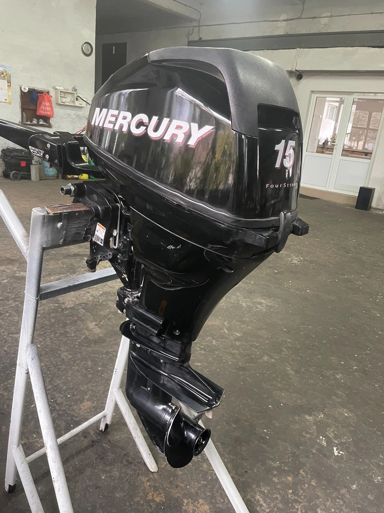 Извънбордов двигател Mercury F15 - изображение 3