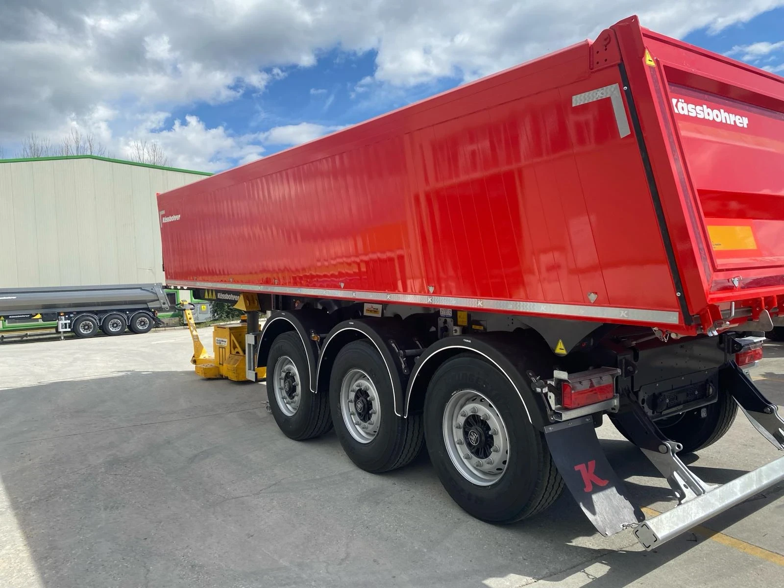 Полуремарке Kaessbohrer Самосвали 24m3-27m3, Нискотоварни , Платформи , снимка 16 - Ремаркета - 53741155