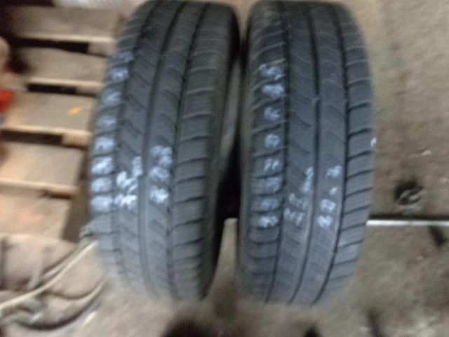 Гуми Зимни 195/70R15, снимка 2 - Гуми и джанти - 20253645