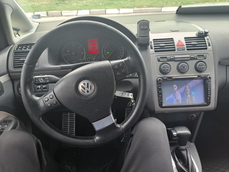 VW Touran Cross DSG , снимка 7 - Автомобили и джипове - 47808610