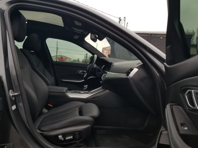 BMW 330 xDrive ПОДГРЕВ* CAM* KEYLESS* BLINDSPOT* , снимка 9 - Автомобили и джипове - 52734834
