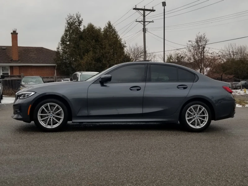 BMW 330 xDrive ПОДГРЕВ* CAM* KEYLESS* BLINDSPOT* , снимка 3 - Автомобили и джипове - 52734834