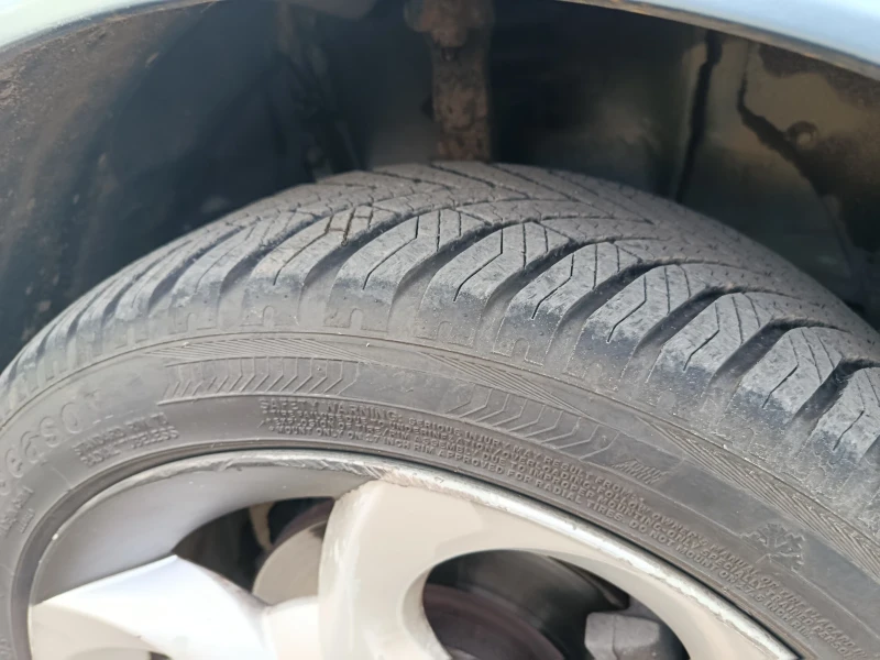 Alfa Romeo 147 1.9 JTD, снимка 11 - Автомобили и джипове - 53271032