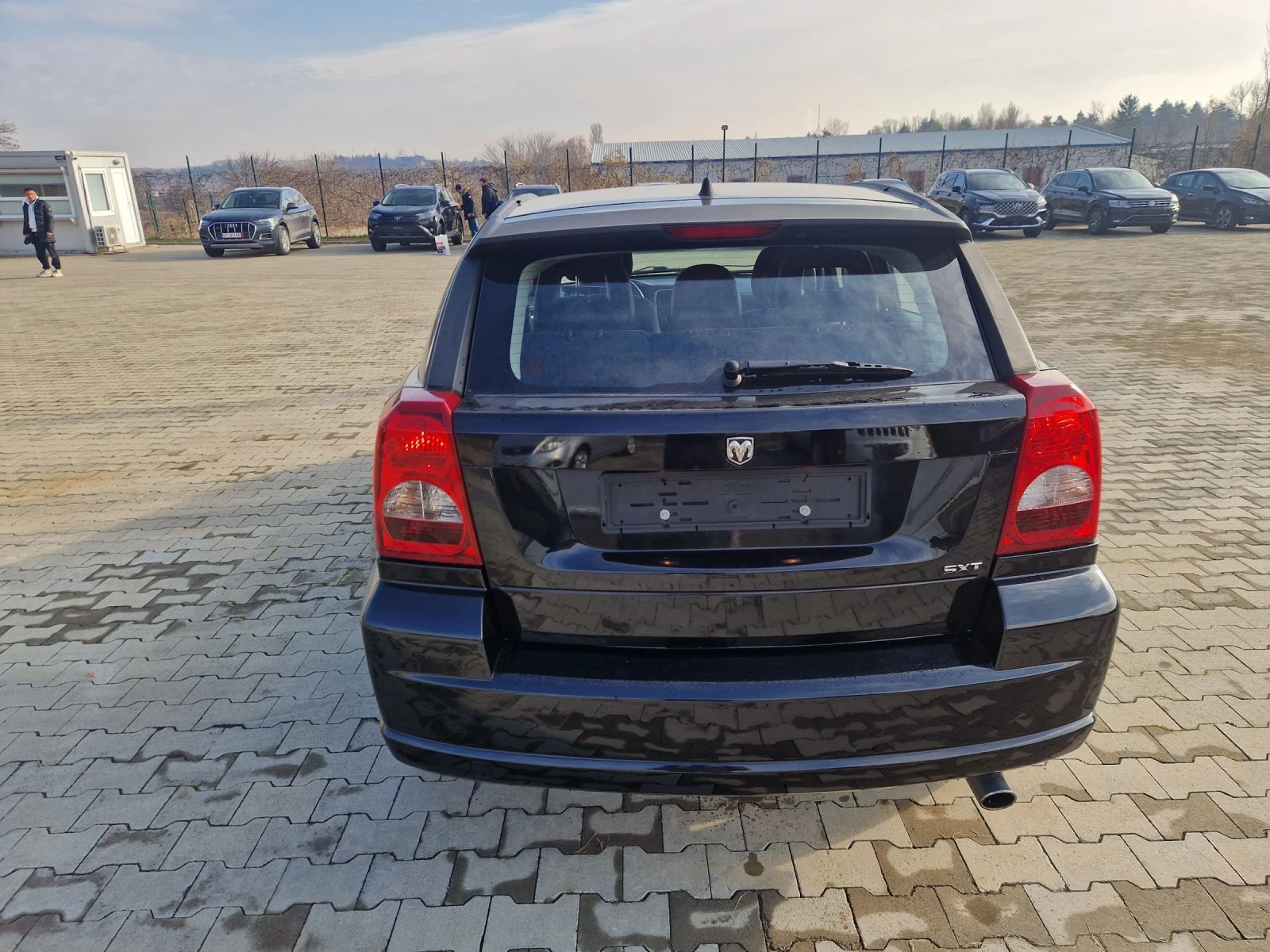 Dodge Caliber 2.0i  SXT - изображение 4