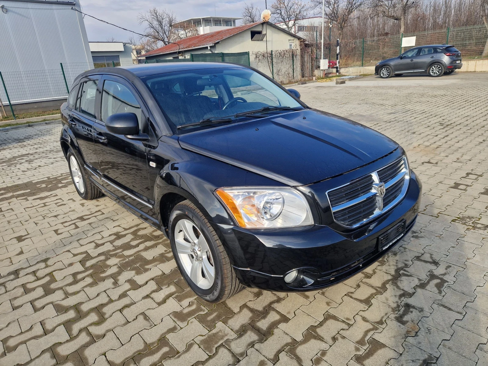 Dodge Caliber 2.0i  SXT - изображение 2