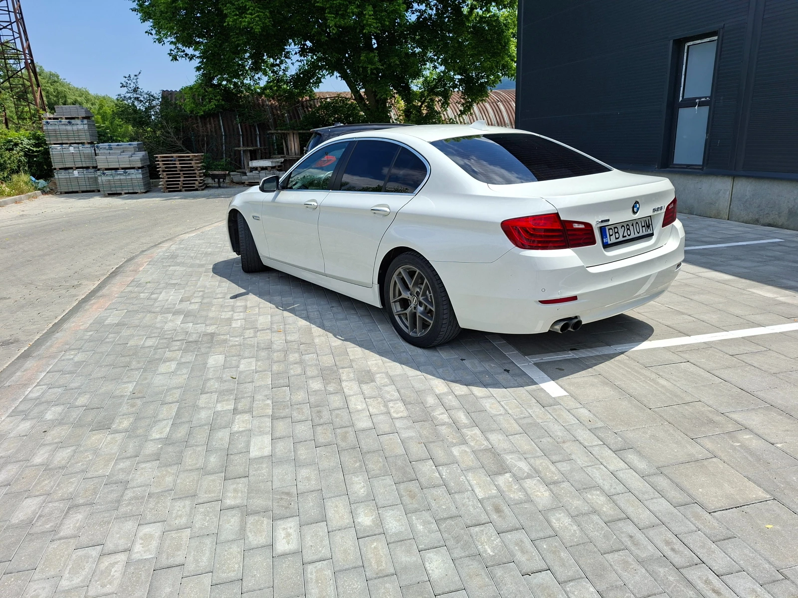 BMW 528 LCI - изображение 8