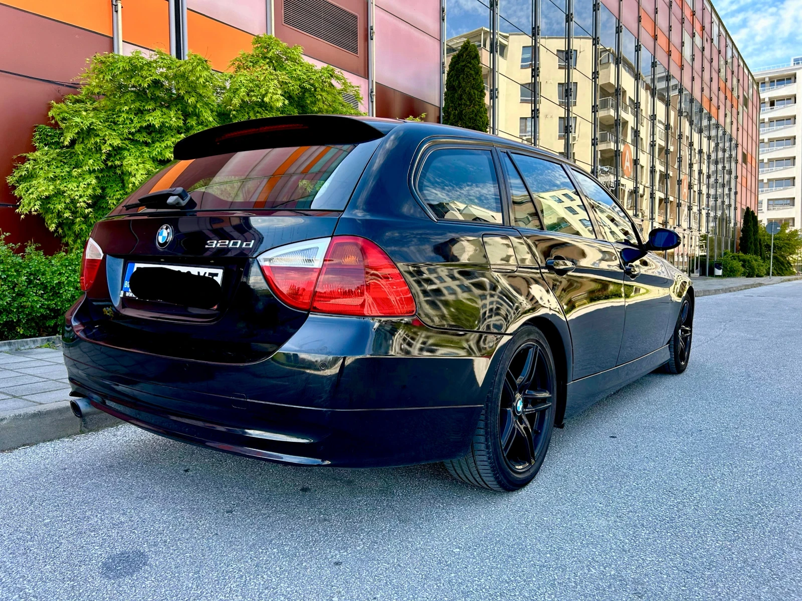 BMW 320 320d - изображение 4
