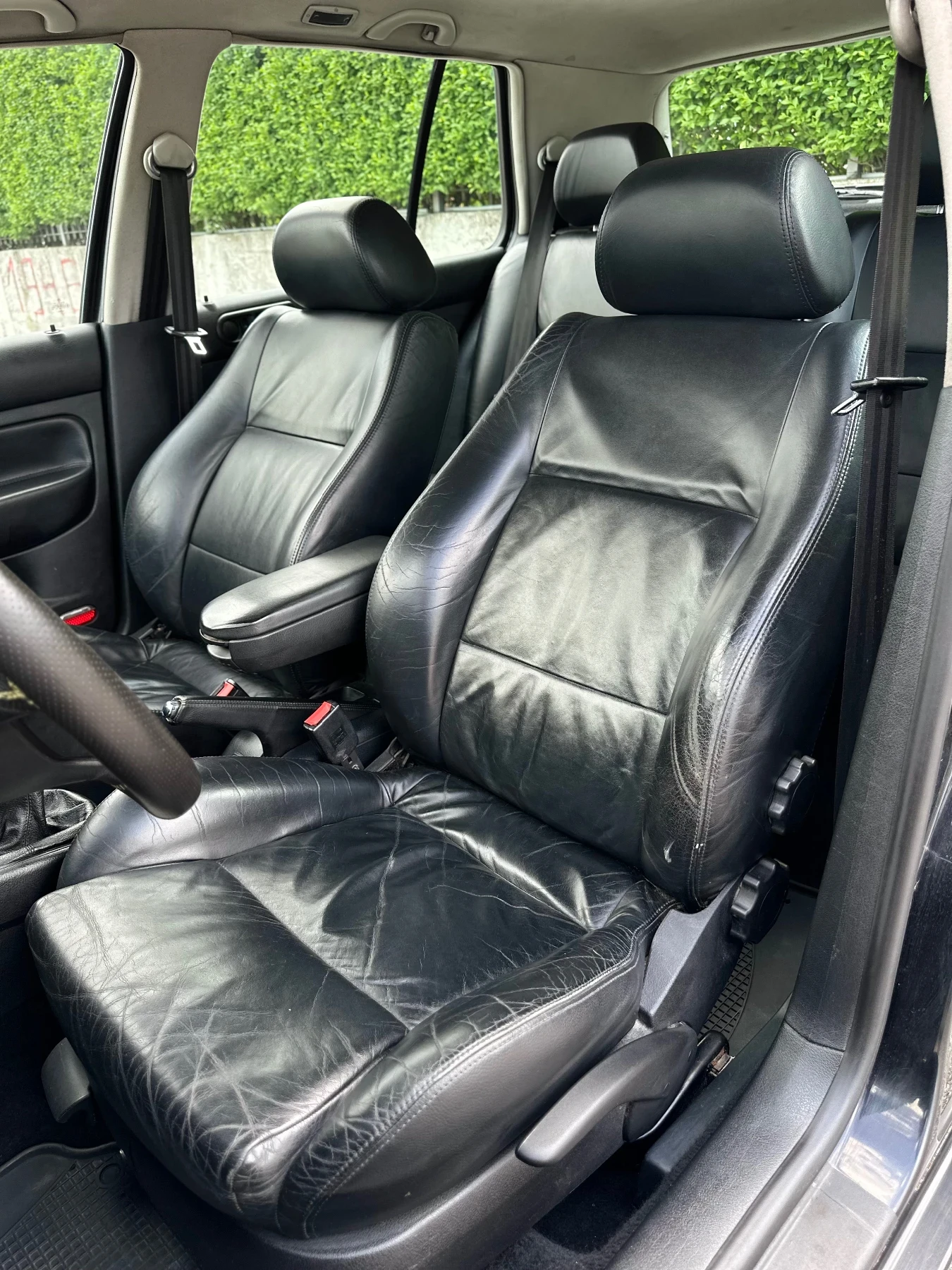 VW Golf 1.9 TDI PD Highlline Кожа - изображение 9