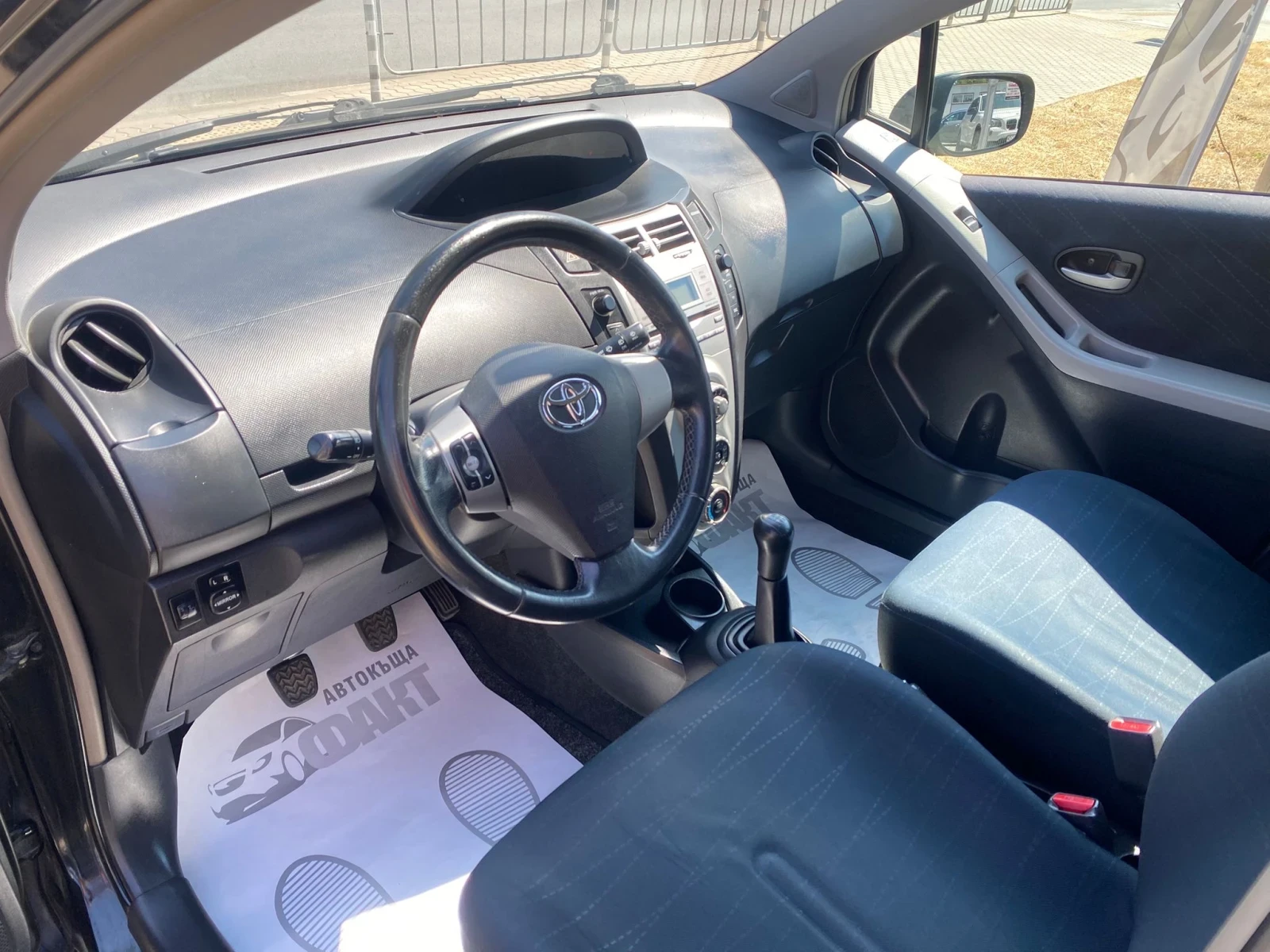 Toyota Yaris 1.3VVT-i - изображение 7