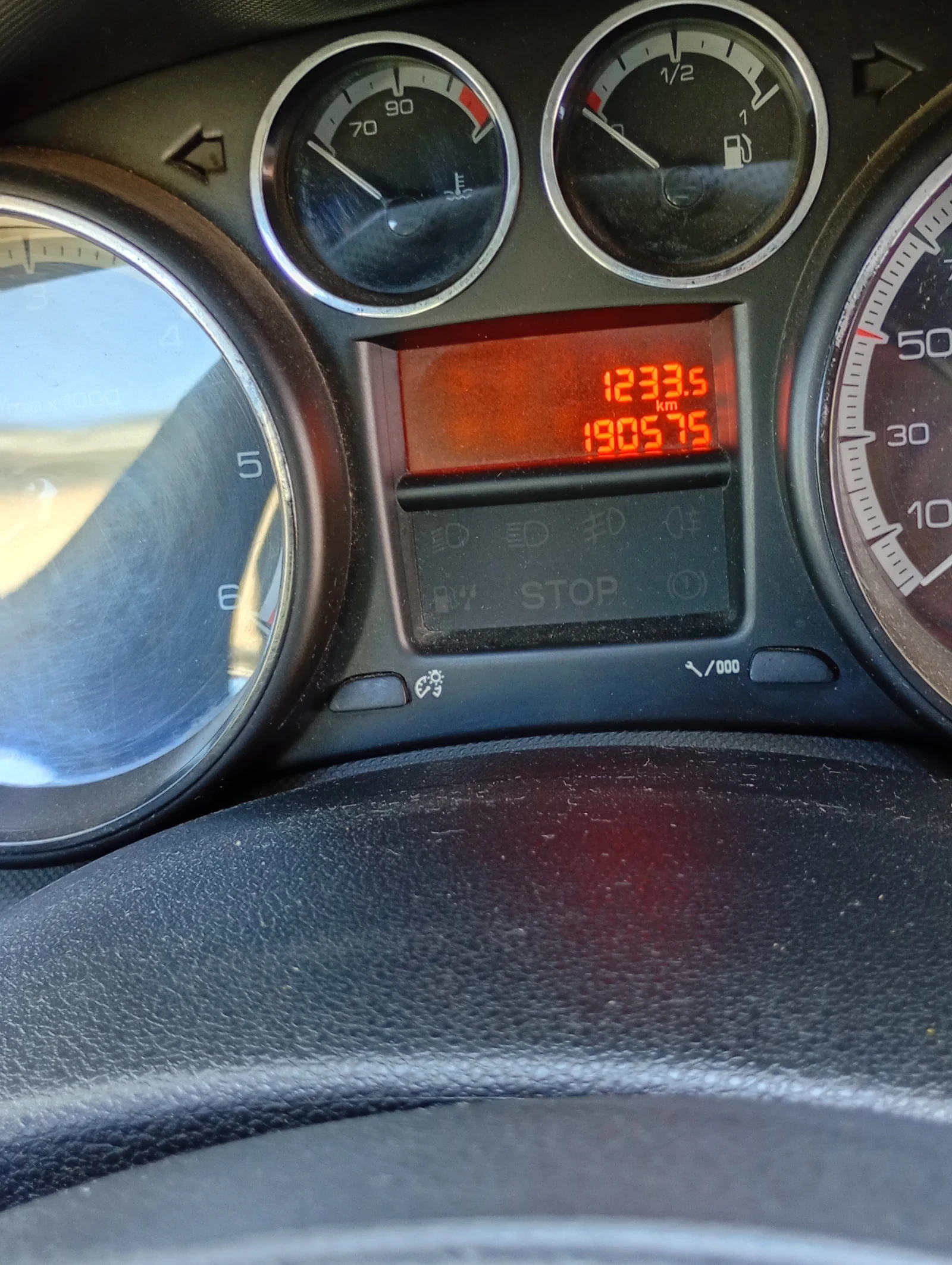 Peugeot 308  - изображение 10