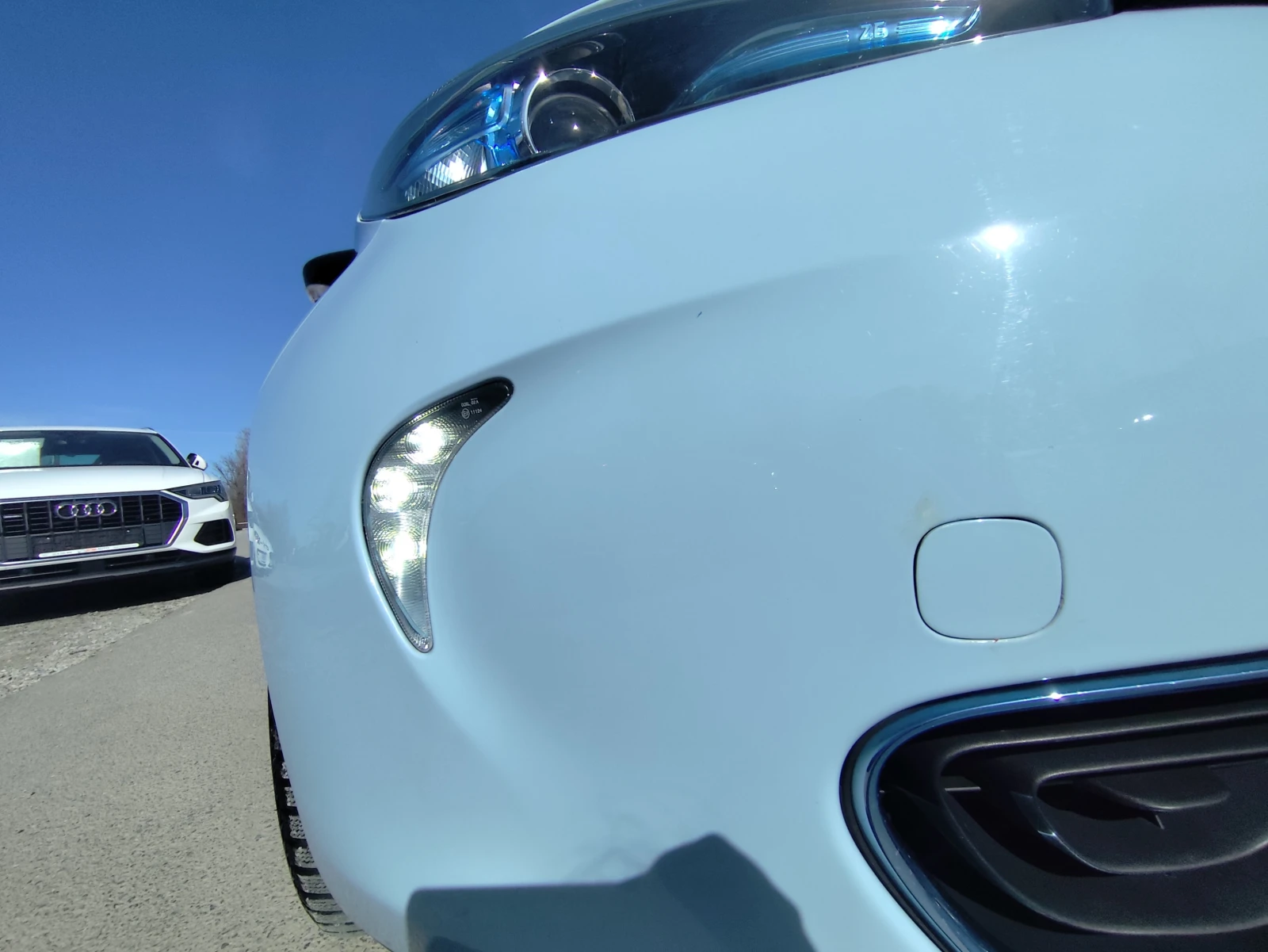 Renault Zoe АВТОМАТИК* 120KWh* NAVI* LED* , снимка 15 - Автомобили и джипове - 53770851