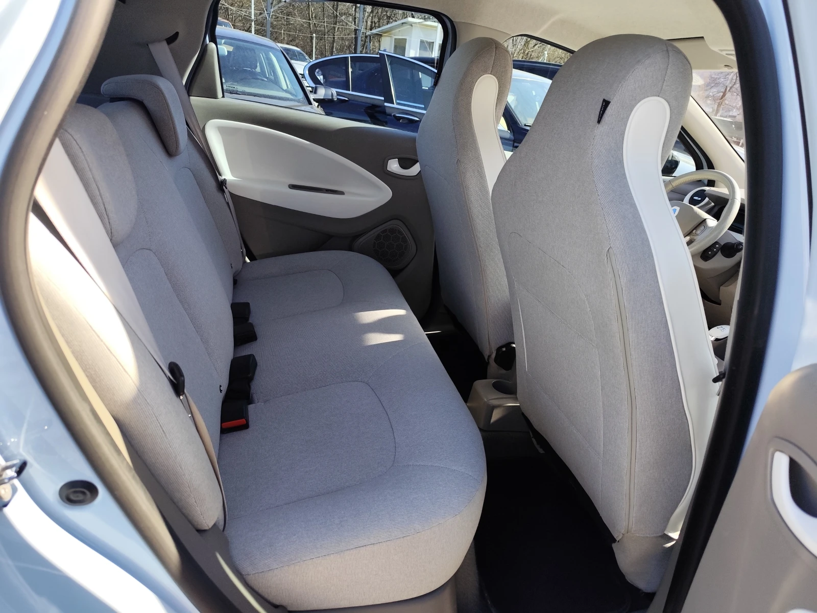 Renault Zoe АВТОМАТИК* 120KWh* NAVI* LED* , снимка 12 - Автомобили и джипове - 53770851