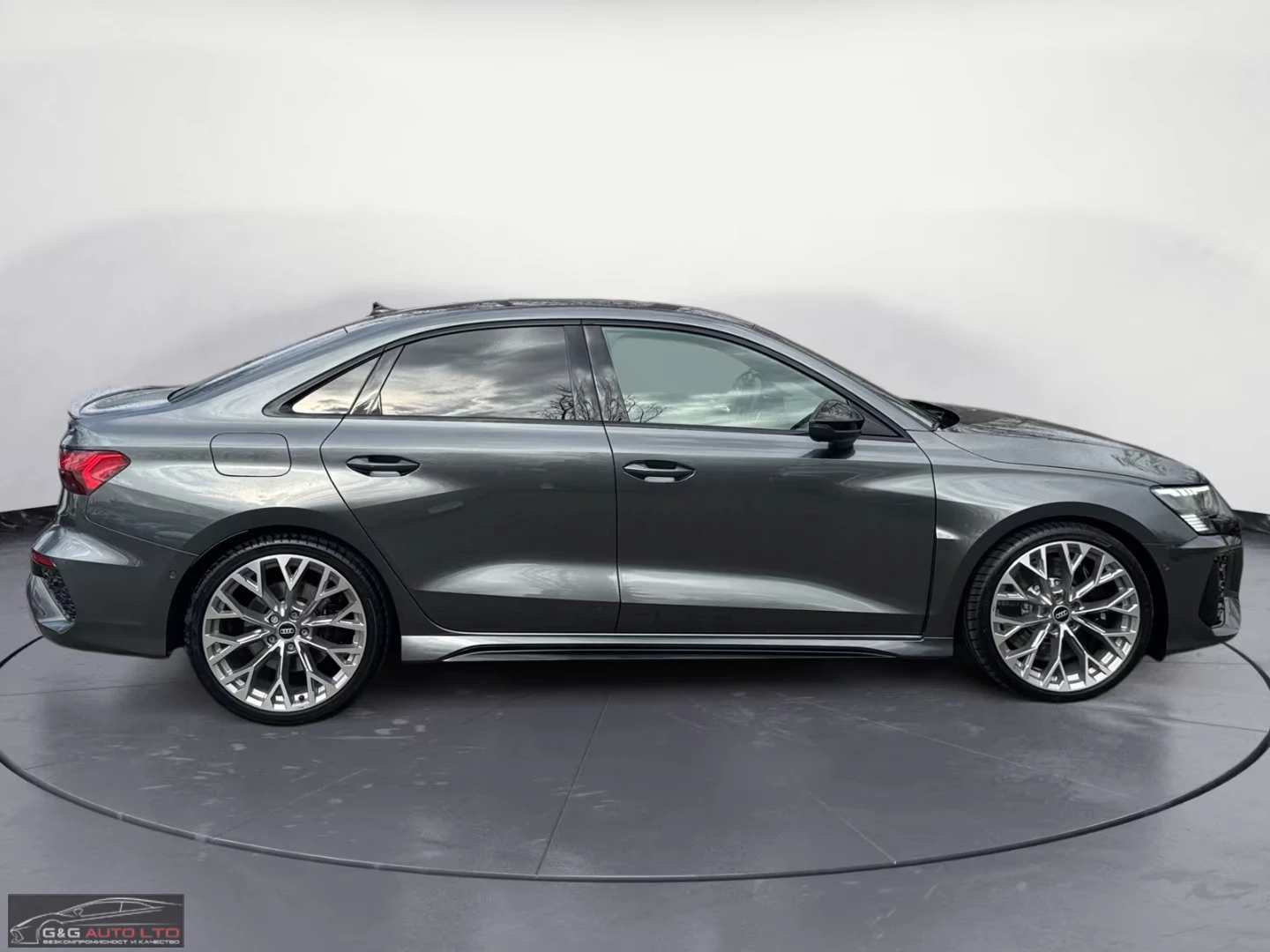 Audi Rs3 LIMOUSINE/400HP/QUATTRO/MATRIX/B&O/360/ACC/950g, снимка 4 - Автомобили и джипове - 53899949