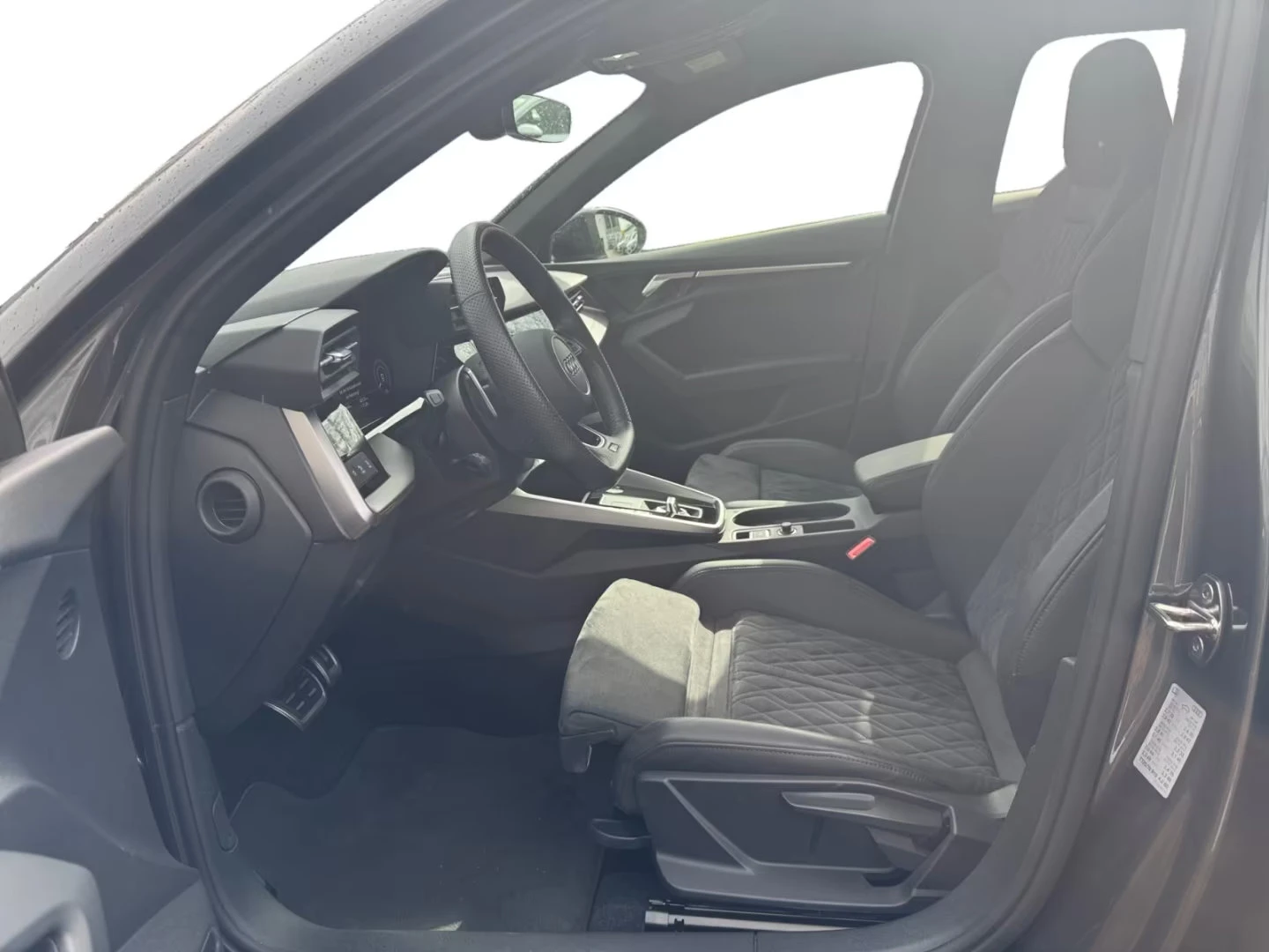 Audi Rs3 LIMOUSINE/400HP/QUATTRO/MATRIX/B&O/360/ACC/950g, снимка 7 - Автомобили и джипове - 53899949