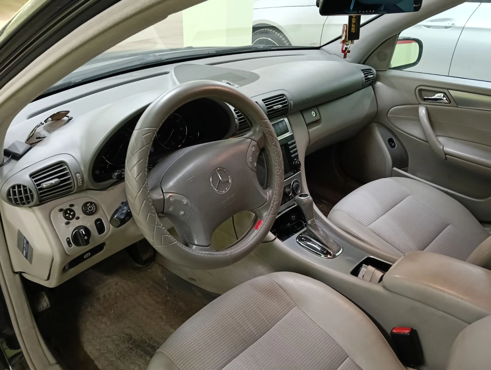 Mercedes-Benz C 200 200 compressor, снимка 7 - Автомобили и джипове - 53964033