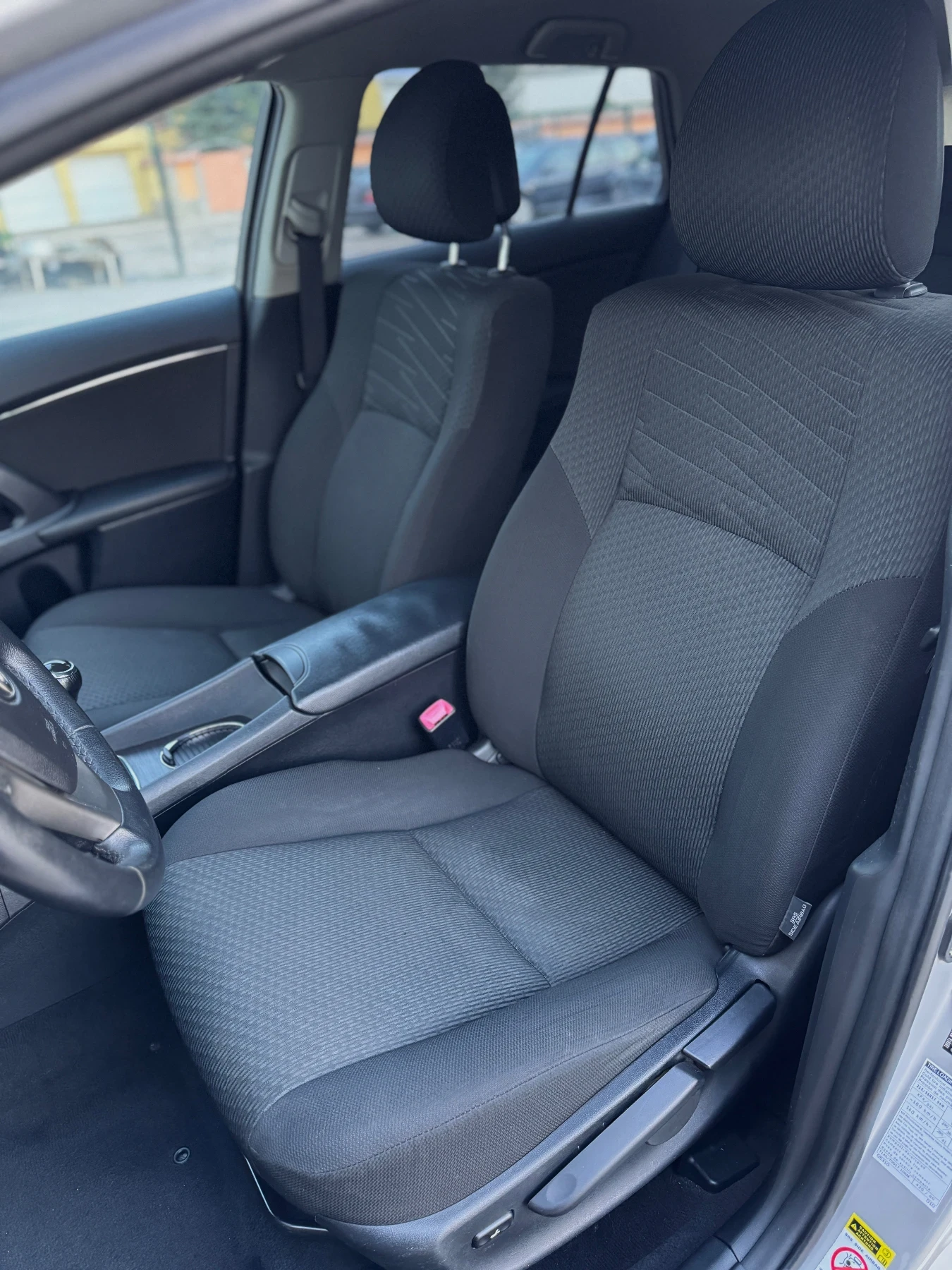 Toyota Avensis 2.0 Valvematic Executive| Камера| Ксенон| Keyless, снимка 11 - Автомобили и джипове - 54073118