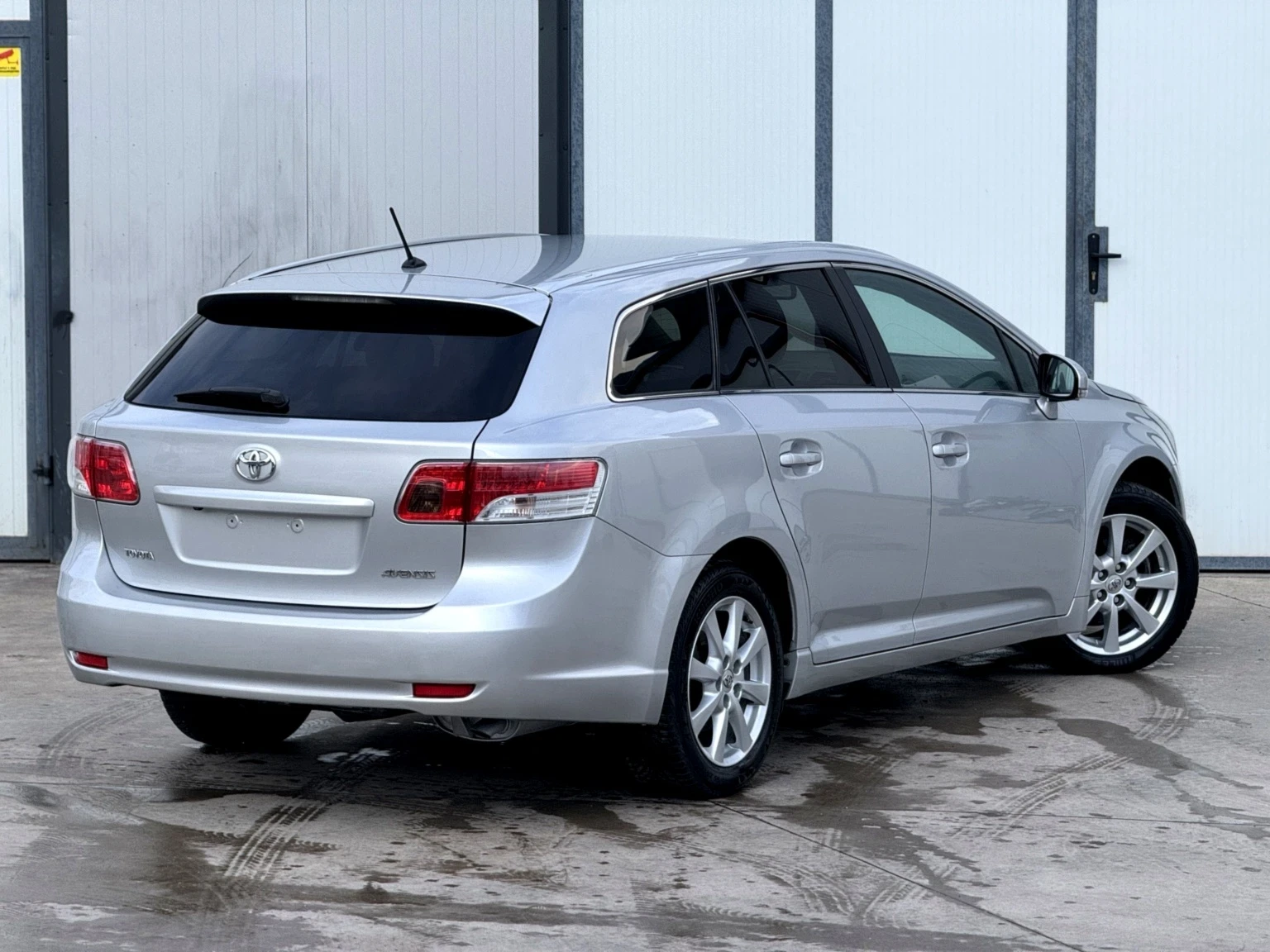 Toyota Avensis 2.0 Valvematic Executive| Камера| Ксенон| Keyless, снимка 7 - Автомобили и джипове - 54073118