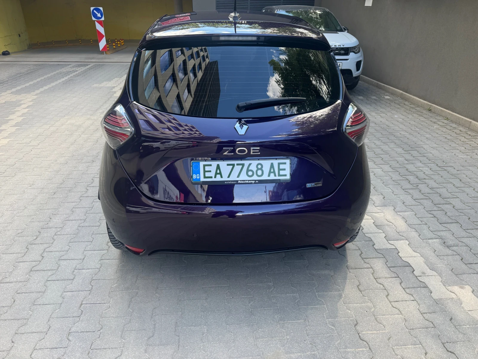 Renault Zoe  R110/52 kWh / Камера / Нави/ CCS, снимка 4 - Автомобили и джипове - 54416114