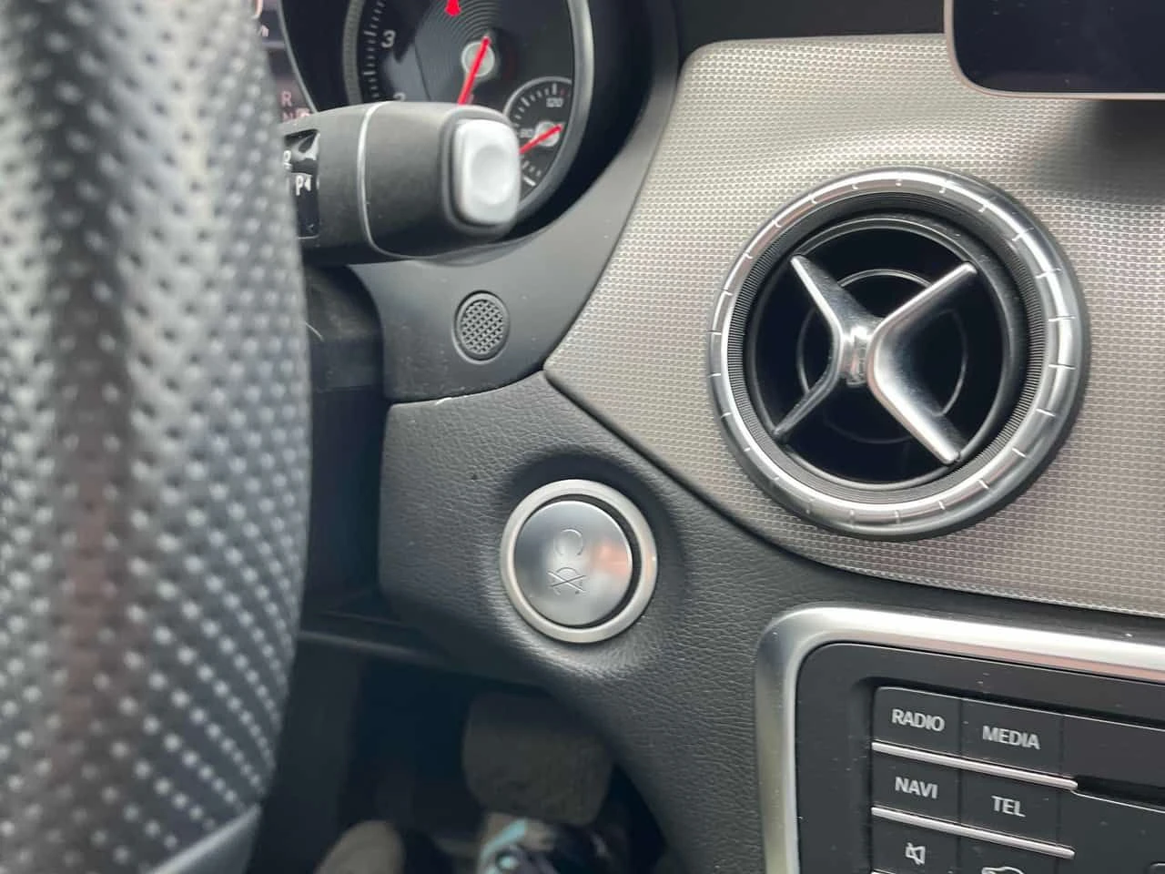 Mercedes-Benz CLA 250 | ПОДГРЕВ | CARFAX | ДВА КЛЮЧА | , снимка 9 - Автомобили и джипове - 54529056