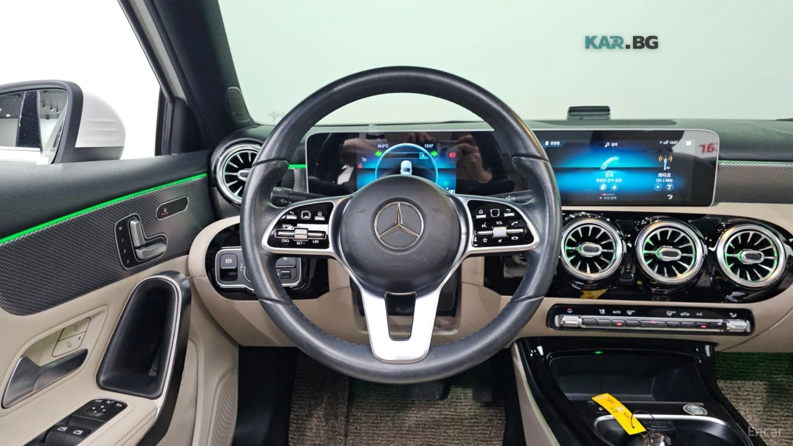 Mercedes-Benz A 220 * LED* PANO* KEYLESS* Camera* ПОДГРЕВ* , снимка 14 - Автомобили и джипове - 55062608