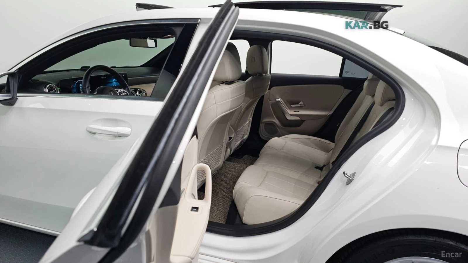 Mercedes-Benz A 220 * LED* PANO* KEYLESS* Camera* ПОДГРЕВ* , снимка 13 - Автомобили и джипове - 55062608