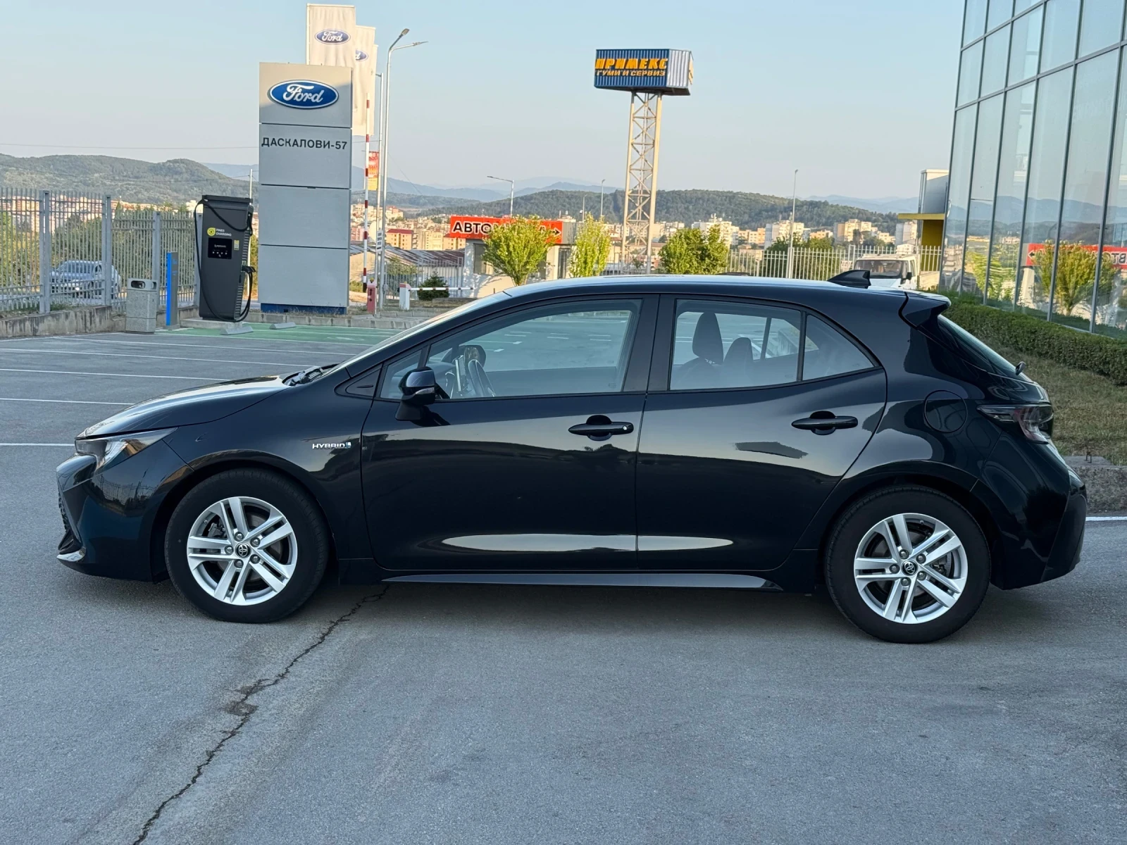 Toyota Corolla 1.8 Hibrid 122 кс 126000км Гаранция., снимка 7 - Автомобили и джипове - 55646361