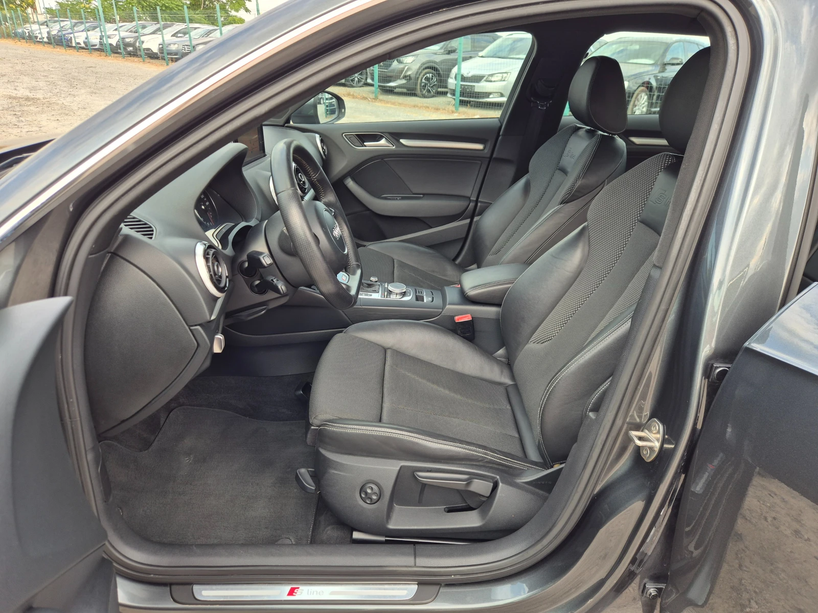 Audi A3 2.0TDI S-Line Автомат, снимка 13 - Автомобили и джипове - 55829301