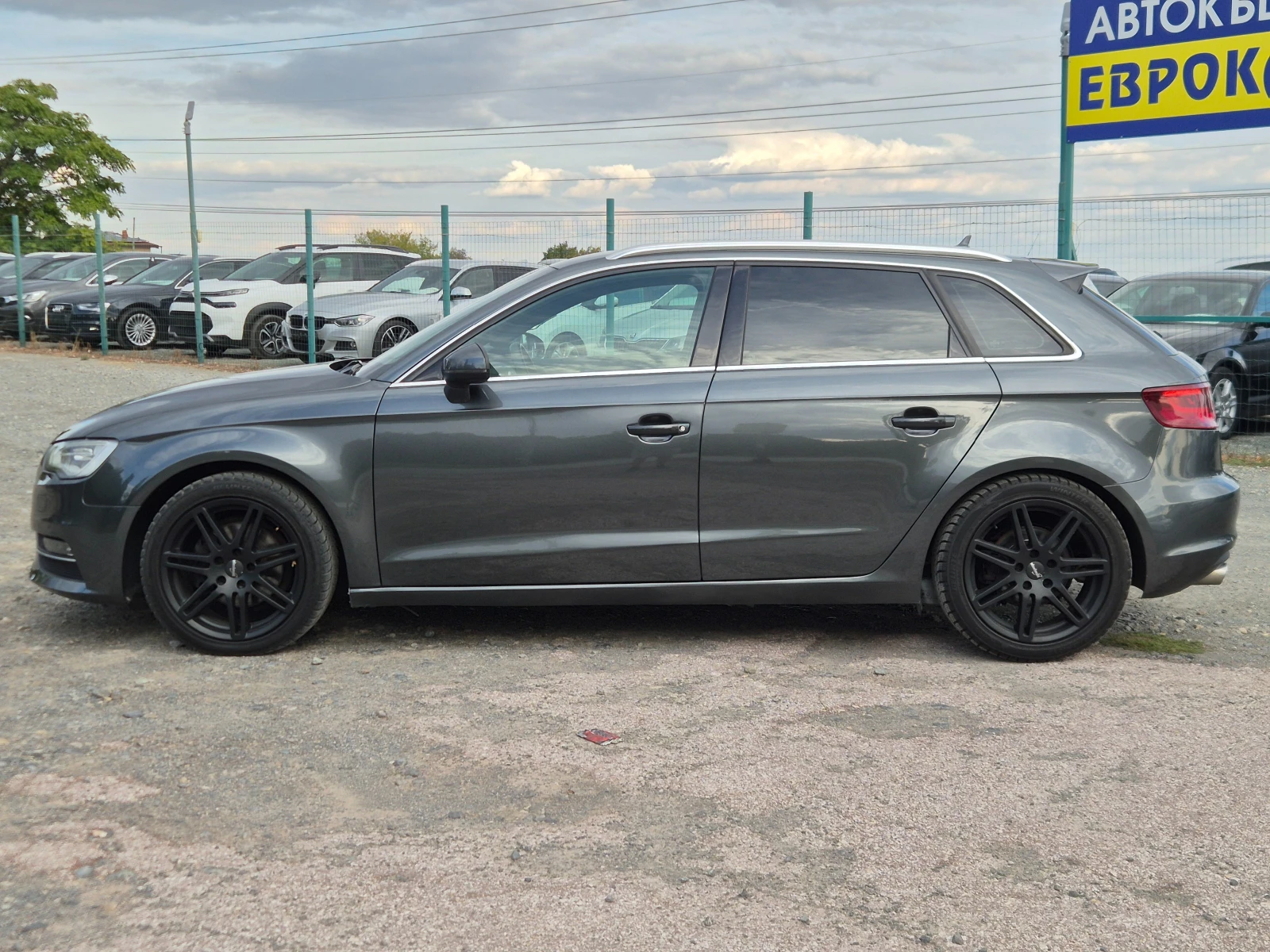 Audi A3 2.0TDI S-Line Автомат, снимка 2 - Автомобили и джипове - 55829301