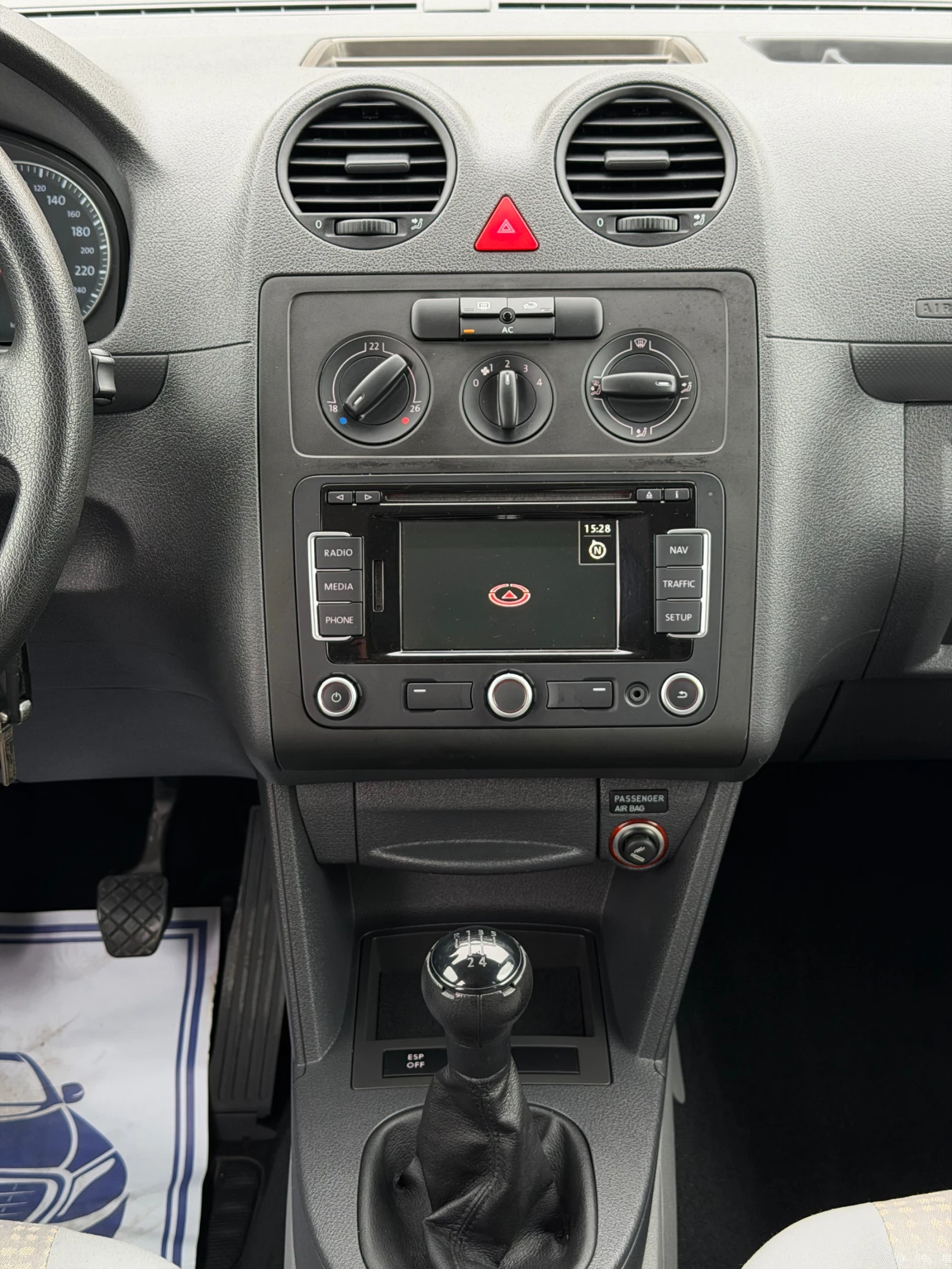 VW Caddy 1.9TDi 105кс * Климатик* * Швейцария* , снимка 16 - Автомобили и джипове - 55872971