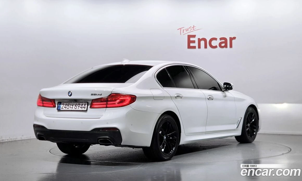BMW 520 520d M Sport Special Edition, снимка 2 - Автомобили и джипове - 56157010