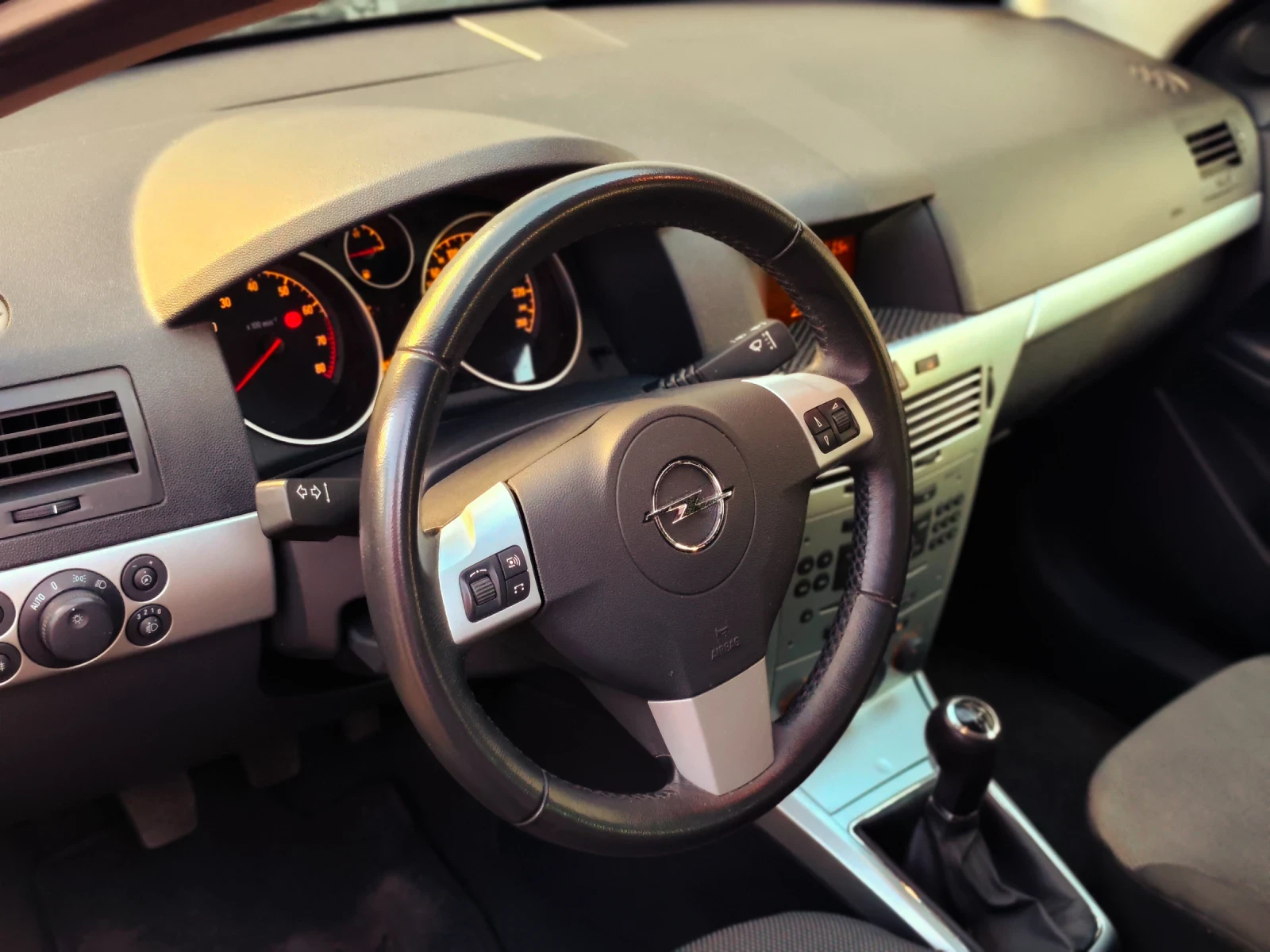 Opel Astra, снимка 5 - Автомобили и джипове - 56184078