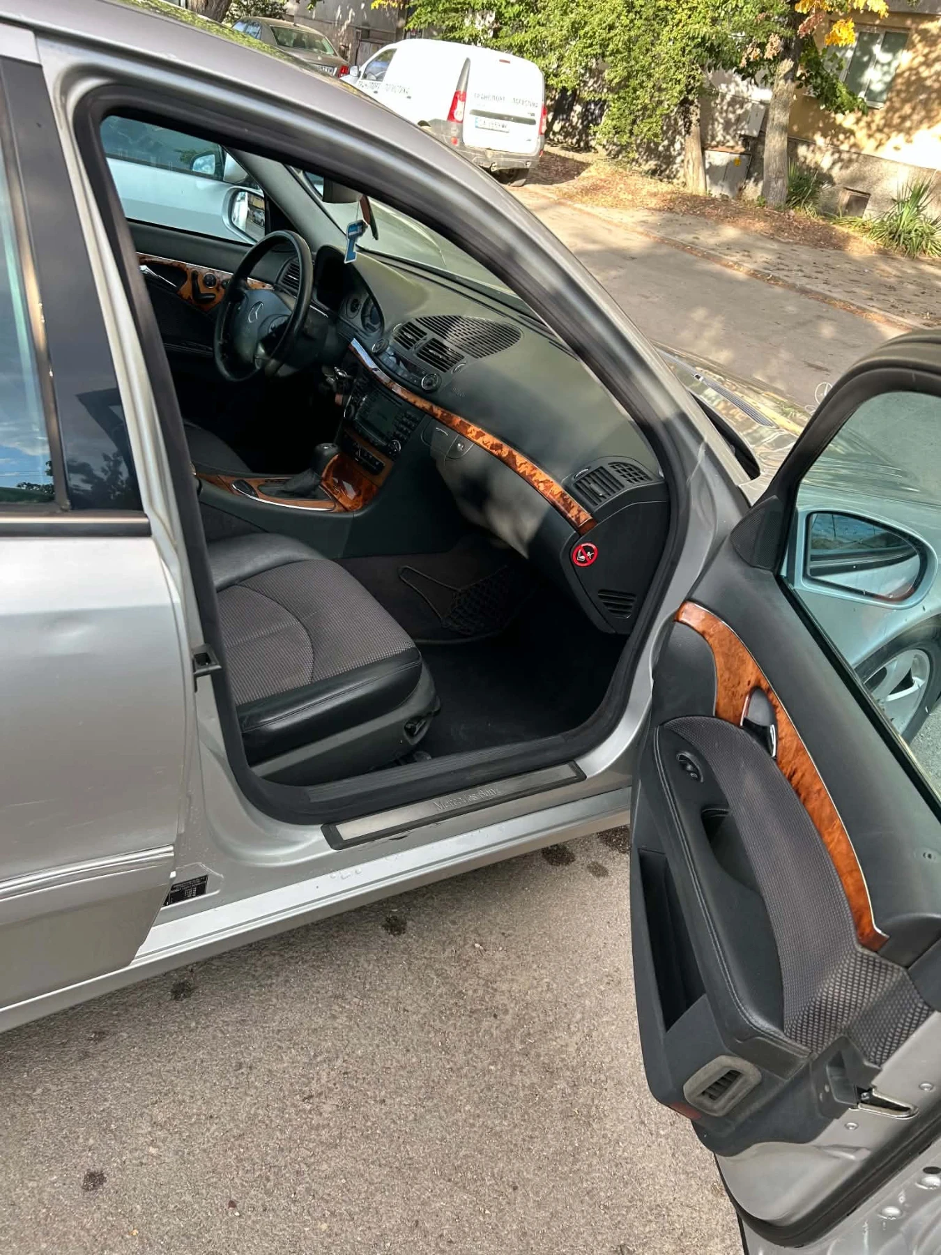 Mercedes-Benz 320, снимка 9 - Автомобили и джипове - 56202921