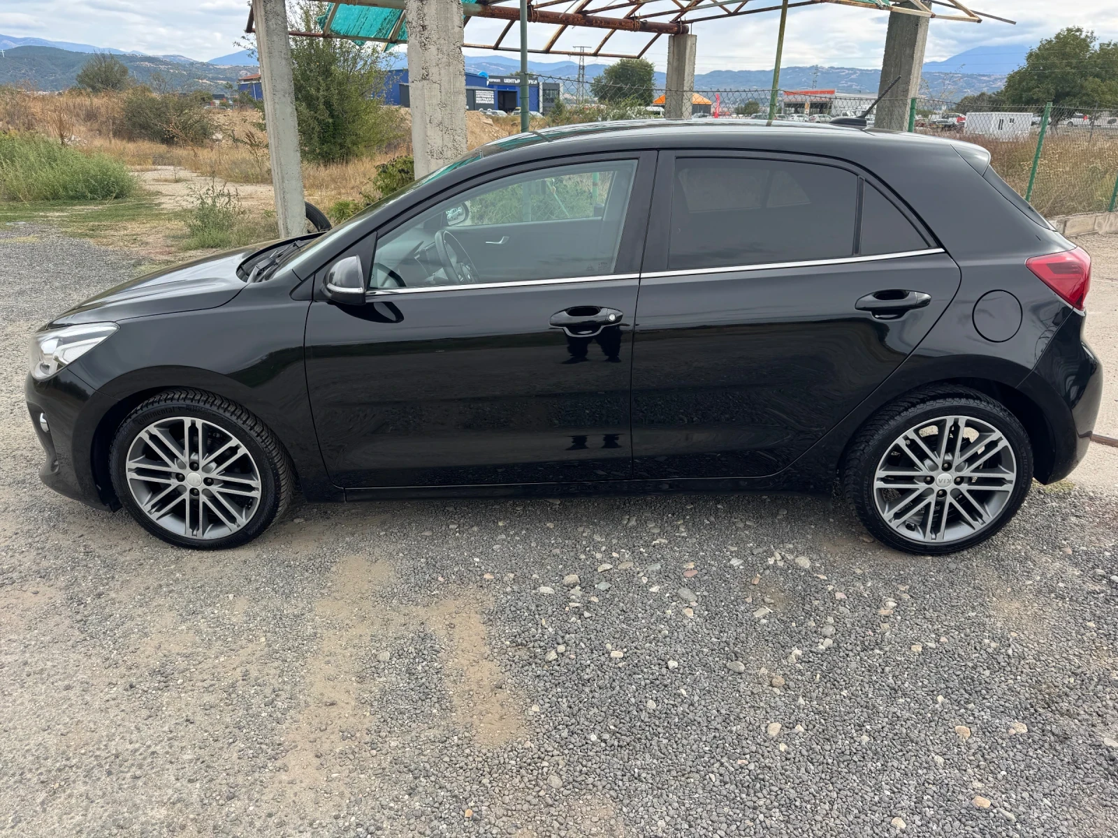 Kia Rio 1.4 CRDI * NAVI* CAMERA* FULL* , снимка 8 - Автомобили и джипове - 56223429