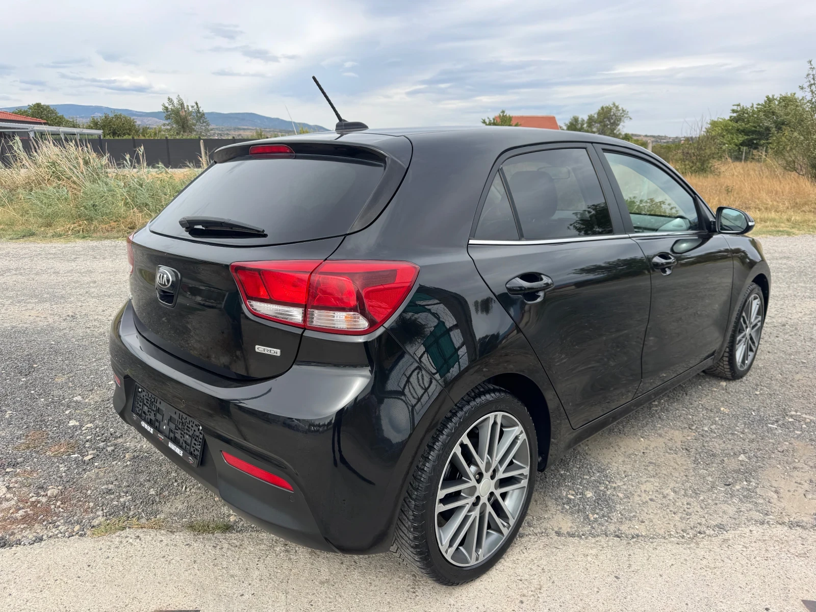 Kia Rio 1.4 CRDI * NAVI* CAMERA* FULL* , снимка 5 - Автомобили и джипове - 56223429