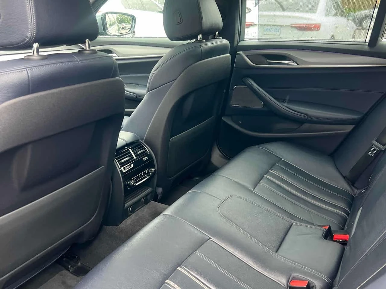 BMW 530 * 530i xDrive * CARFAX * ЦЕНА ДО БГ, снимка 17 - Автомобили и джипове - 56314454