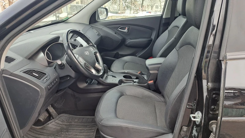 Hyundai IX35 2.0 BENZIN , снимка 7 - Автомобили и джипове - 48665832