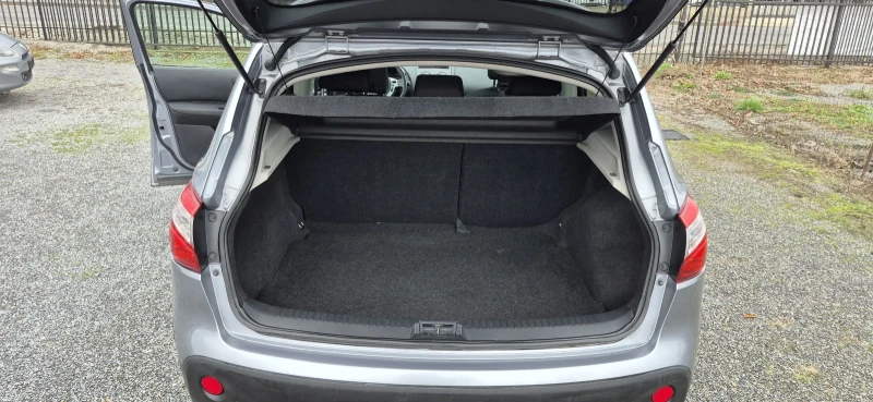 Nissan Qashqai 1.5 DCI Evro 5 Панорама Като Нов, снимка 14 - Автомобили и джипове - 52673687