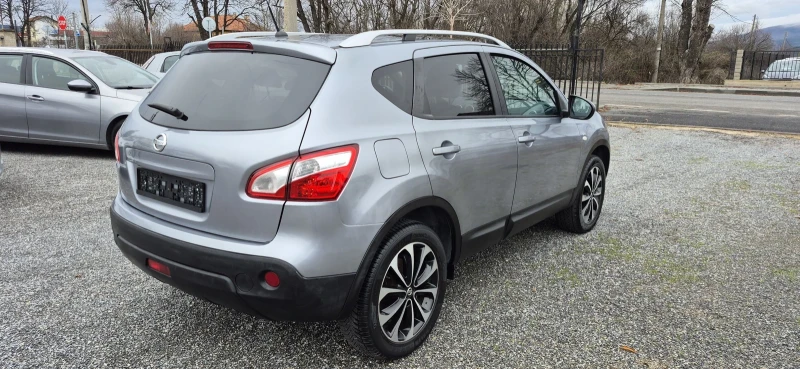 Nissan Qashqai 1.5 DCI Evro 5 Панорама Като Нов, снимка 4 - Автомобили и джипове - 52673687