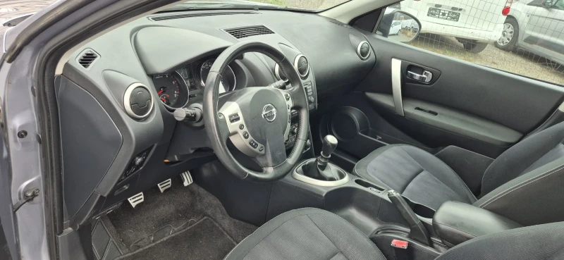 Nissan Qashqai 1.5 DCI Evro 5 Панорама Като Нов, снимка 7 - Автомобили и джипове - 52673687
