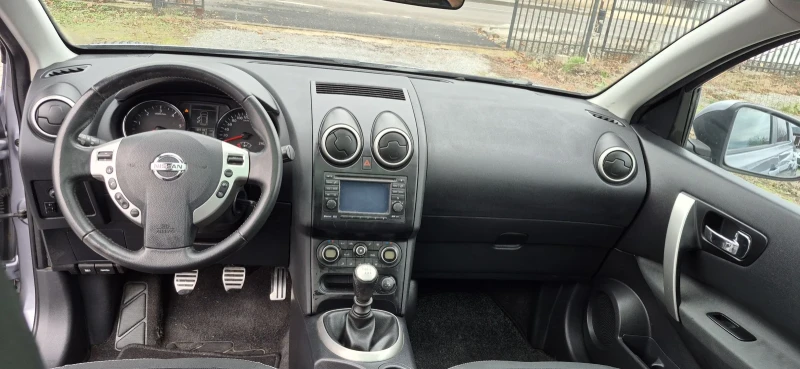 Nissan Qashqai 1.5 DCI Evro 5 Панорама Като Нов, снимка 8 - Автомобили и джипове - 52673687