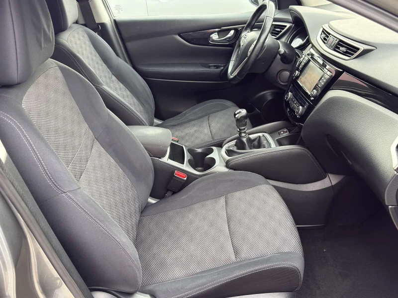 Nissan Qashqai 1.6 i Perfect EURO6 B, снимка 13 - Автомобили и джипове - 53122785
