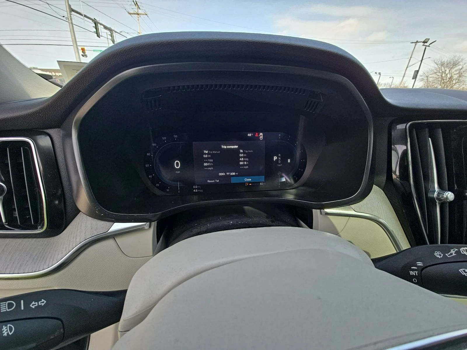 Volvo XC60 B5 Plus Bright Theme - изображение 10