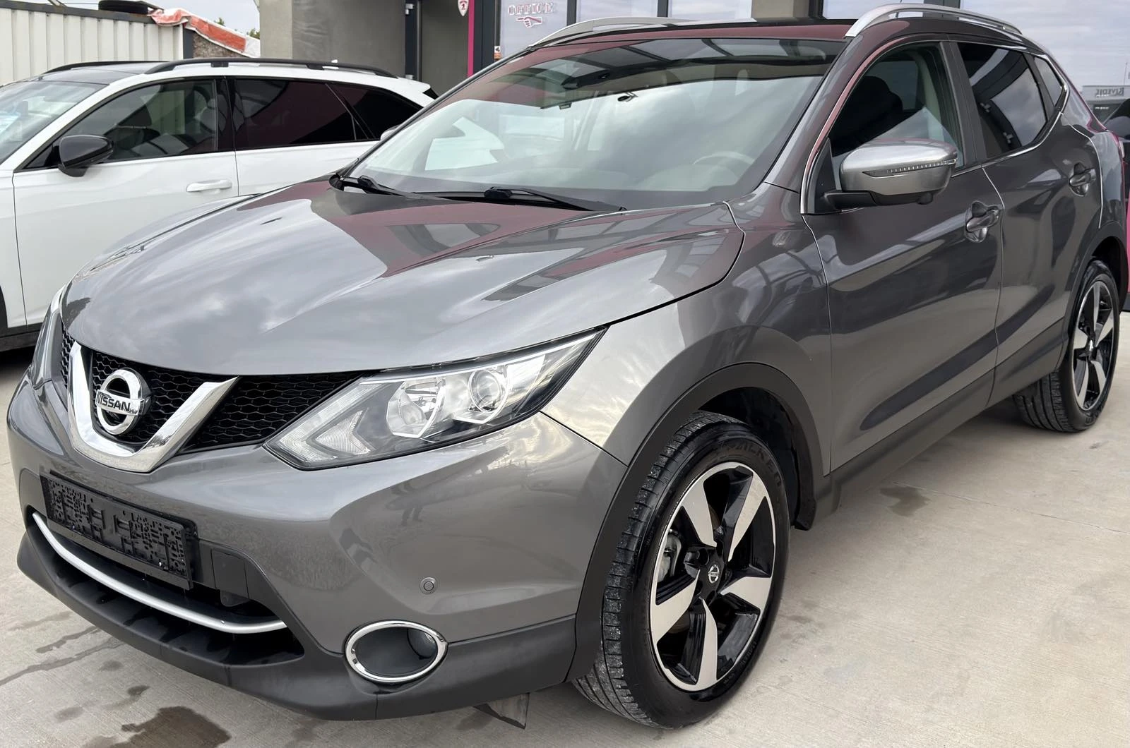 Nissan Qashqai 1.6 i Perfect EURO6 B - изображение 2