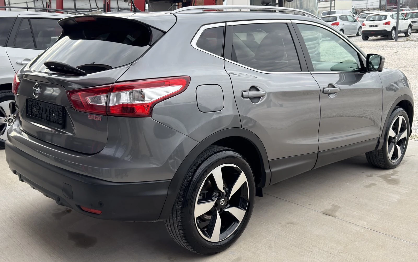 Nissan Qashqai 1.6 i Perfect EURO6 B - изображение 5