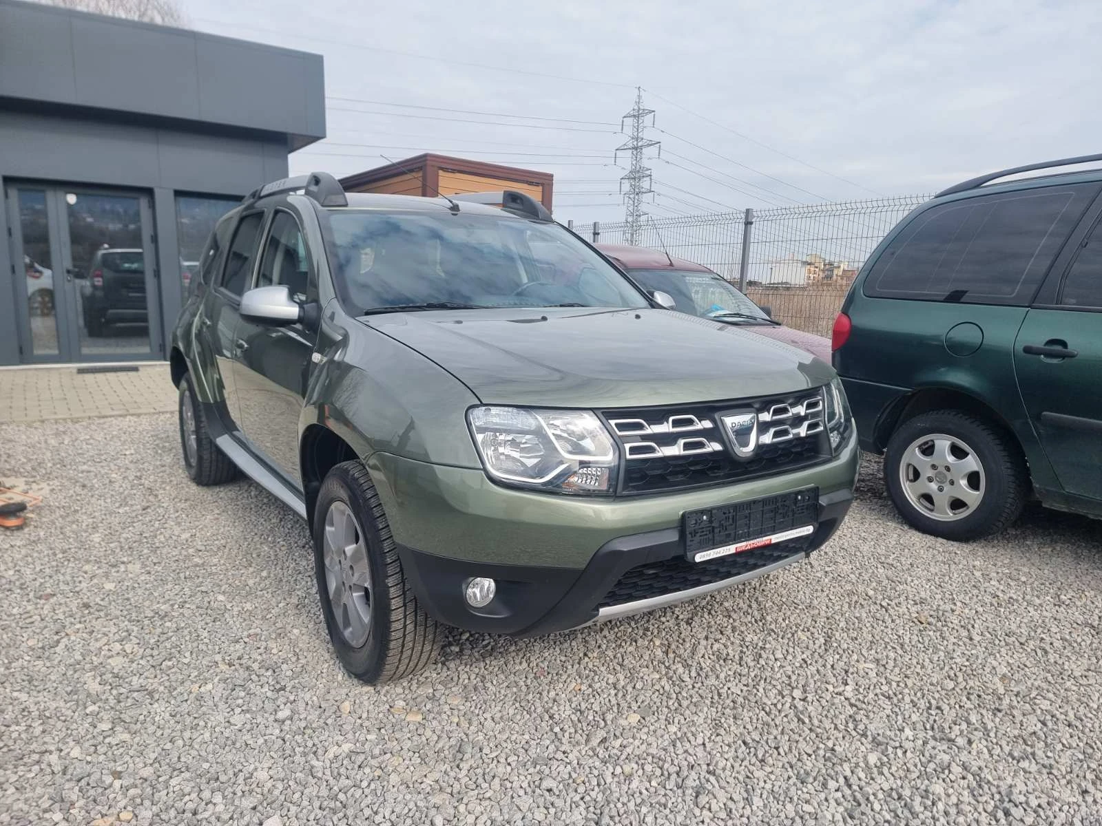 Dacia Duster 1.6i ГАЗ КЛИМАТИК - изображение 4