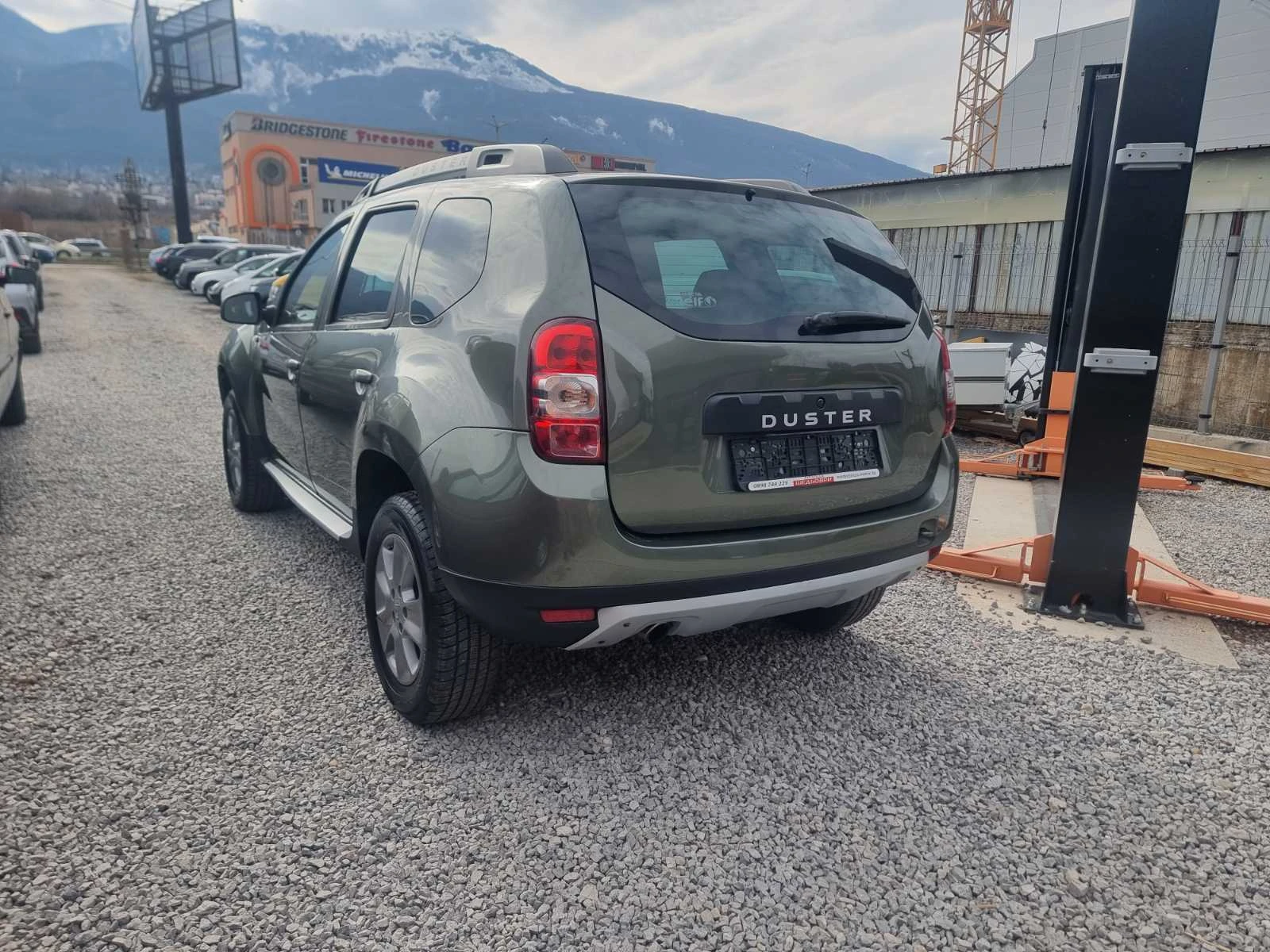 Dacia Duster 1.6i ГАЗ КЛИМАТИК - изображение 2