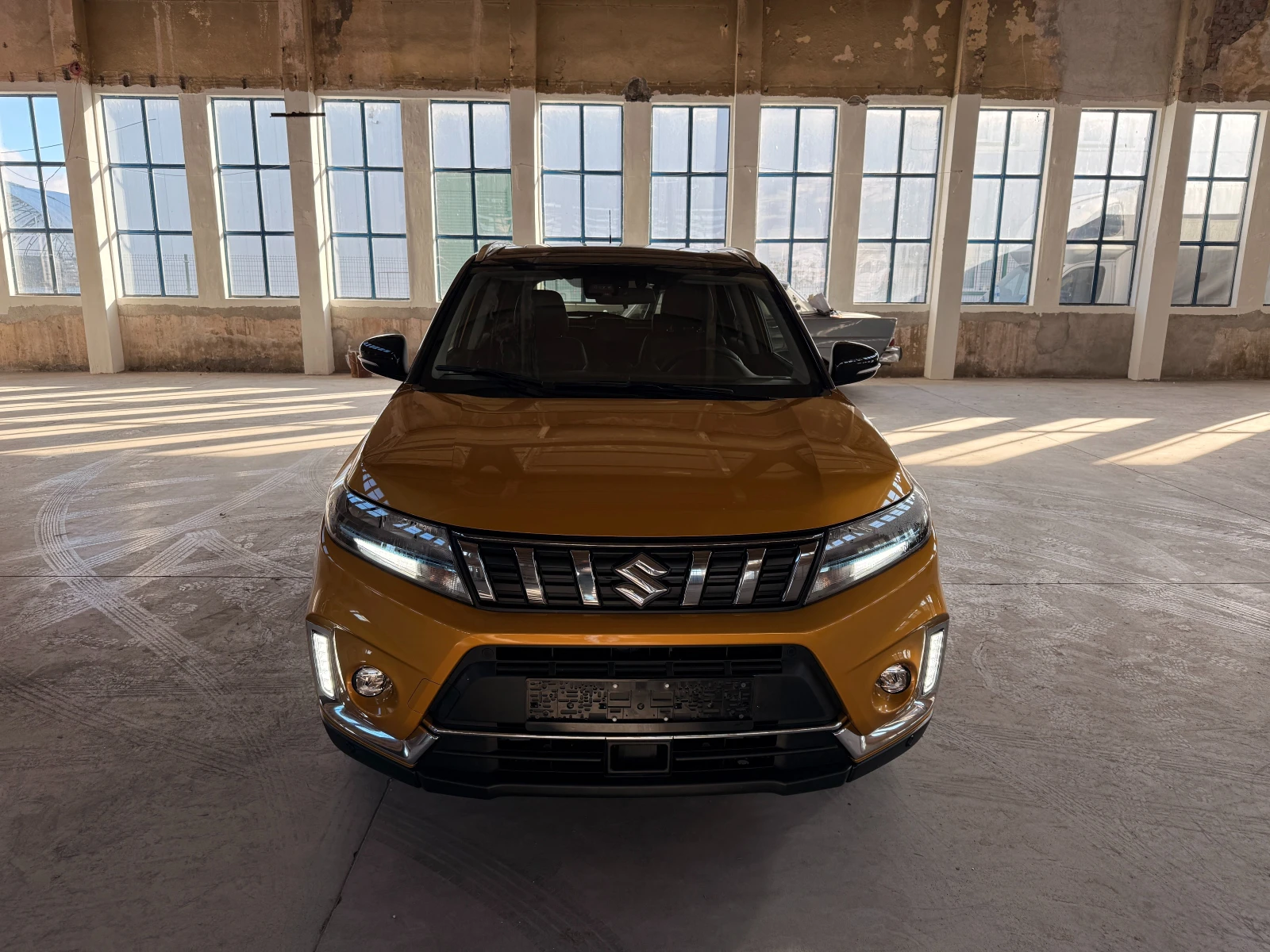 Suzuki Vitara 1.5 FULL HYBRID;4X4;AUTOMATIC;3.000km , снимка 2 - Автомобили и джипове - 53829700