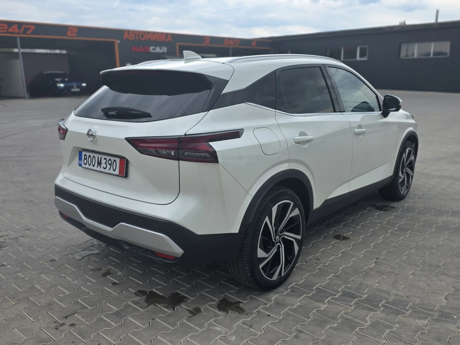 Nissan Qashqai 4?4 ШВЕЙЦАРИЯ ЛИЗИНГ ПЕРФЕКТЕН, снимка 7 - Автомобили и джипове - 55211591