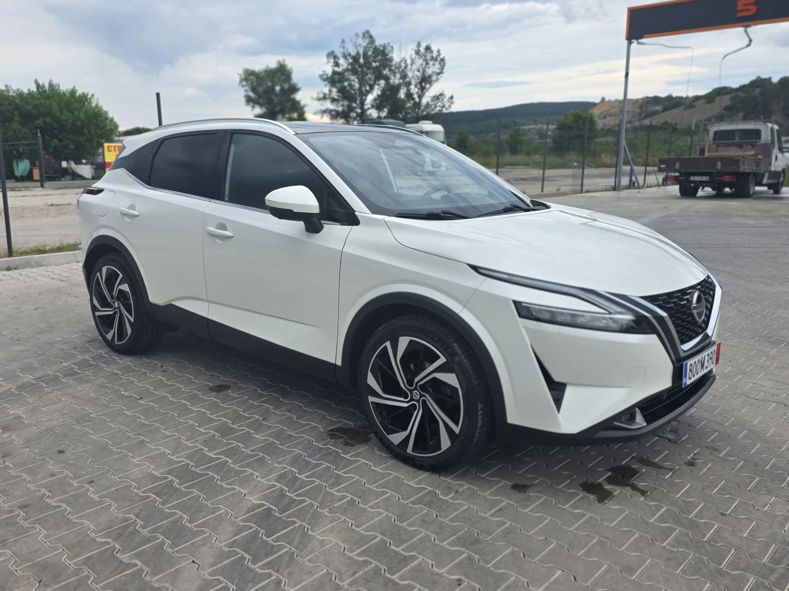 Nissan Qashqai 4?4 ШВЕЙЦАРИЯ ЛИЗИНГ ПЕРФЕКТЕН, снимка 4 - Автомобили и джипове - 55211591